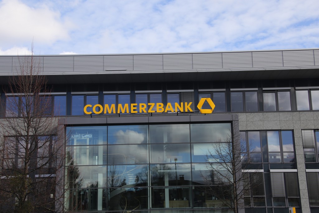 Commerzbank verdreifacht Gewinn