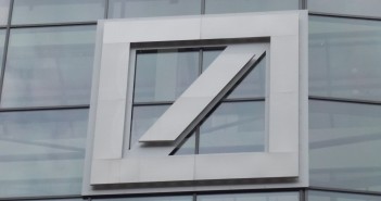 Deutsche Bank räumt auf: Rekordverlust nach Gewinnwarnung