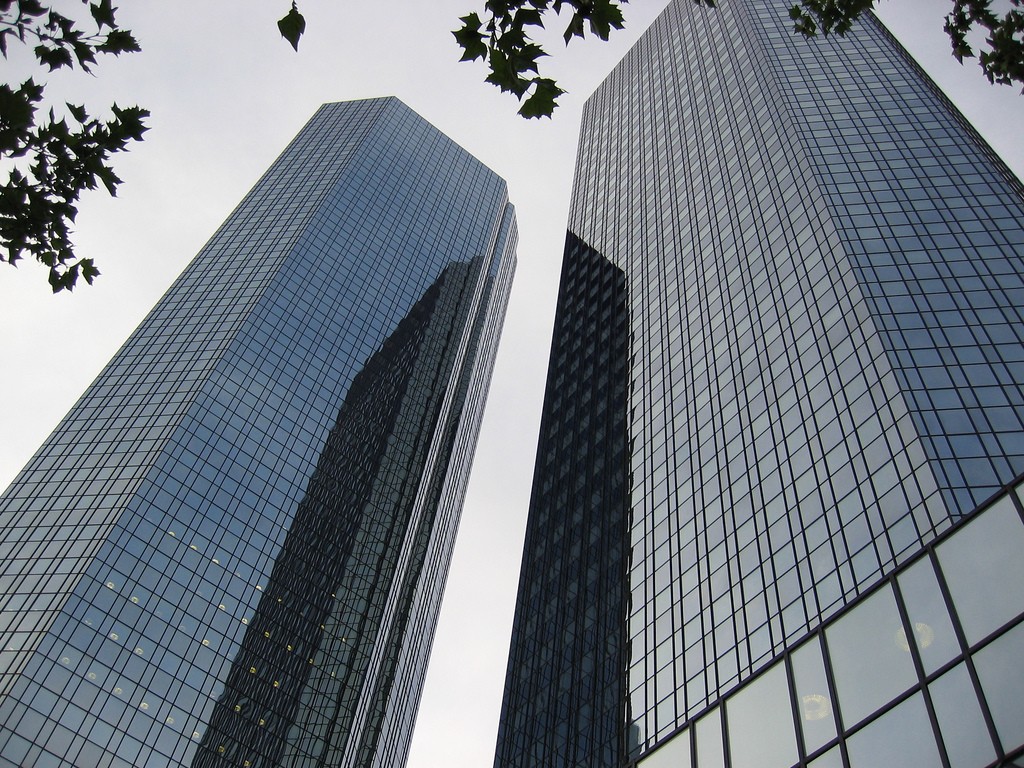 Deutsche Bank: Radikaler Konzernumbau
