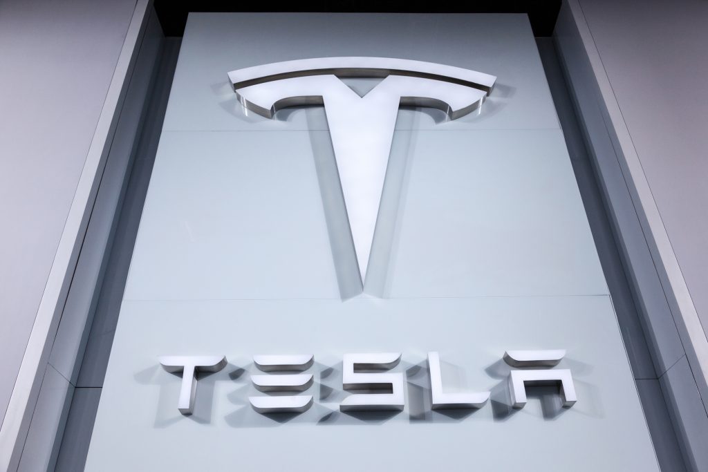 Tesla: Elektroautobauer erfreut Investoren