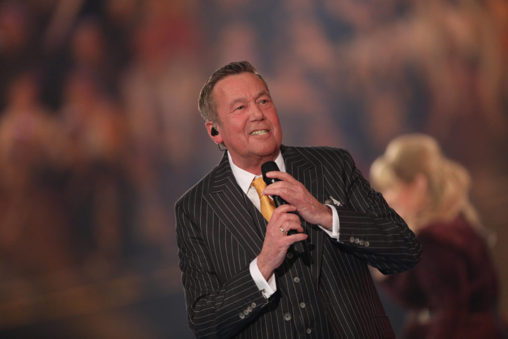 Trotz Corona: Konzert mit 5.000 Besuchern Berliner Waldbühne startet Konzerte mit Roland Kaiser