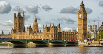 Großbritanniens Wirtschaftsleistung bricht massiv ein Großbritanniens Wirtschaftsleistung bricht massiv ein