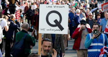 Facebook löscht QAnon-Accounts und Inhalte Facebook löscht QAnon-Accounts, -Seiten und Inhalte