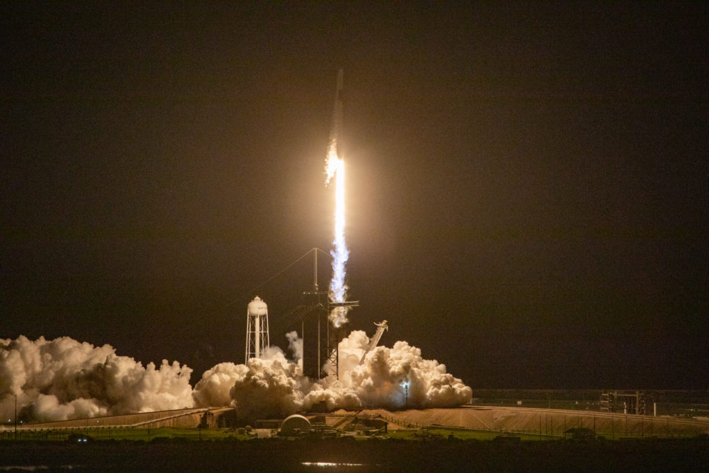 SpaceX-Rakete bringt Astronauten zur Internationalen Raumstation