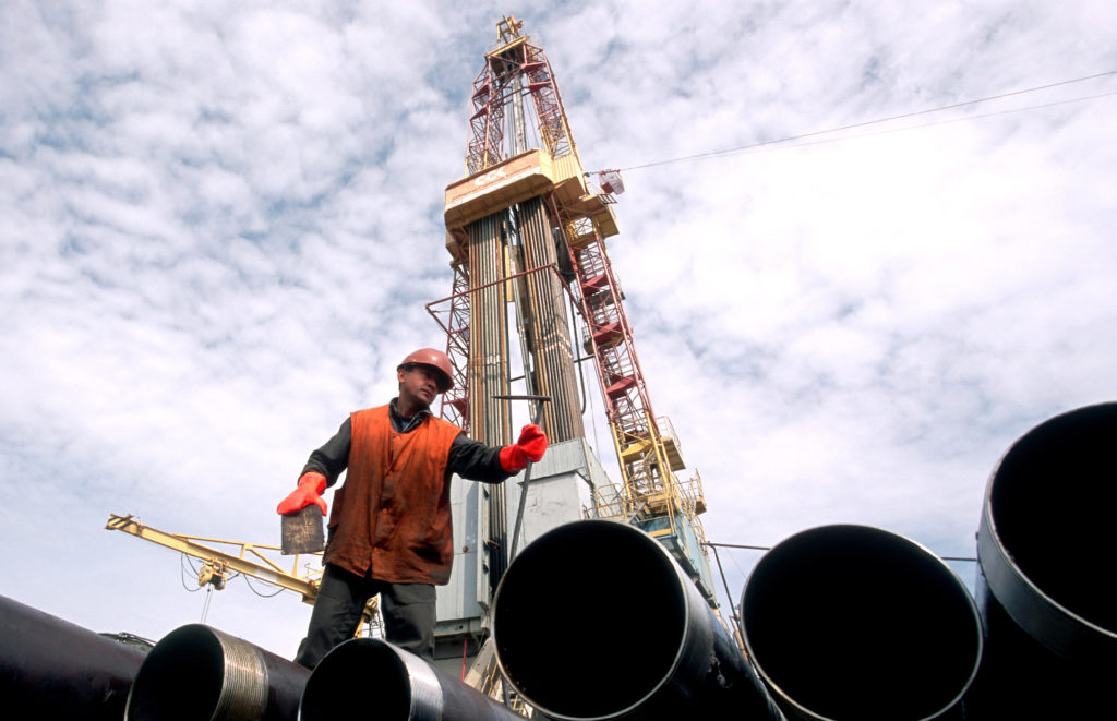 Schwacher Dollar lässt Ölpreise steigen Schwacher Dollar lässt Ölpreise steigen