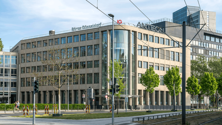 KMU kritisieren Grunderwerbsteuerreform: Diskriminierung des börsennotierten Mittelstandes KMU kritisieren Grunderwerbsteuerreform: Diskriminierung des börsennotierten Mittelstandes