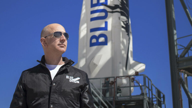 Jeff Bezos fliegt ins Weltall Jeff Bezos fliegt ins Weltall