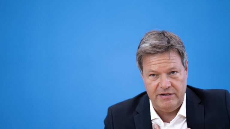 Robert Habeck will mehr Gas sparen: mehr Strom aus Kohlekraft Robert Habeck will mehr Gas sparen: mehr Strom aus Kohlekraft