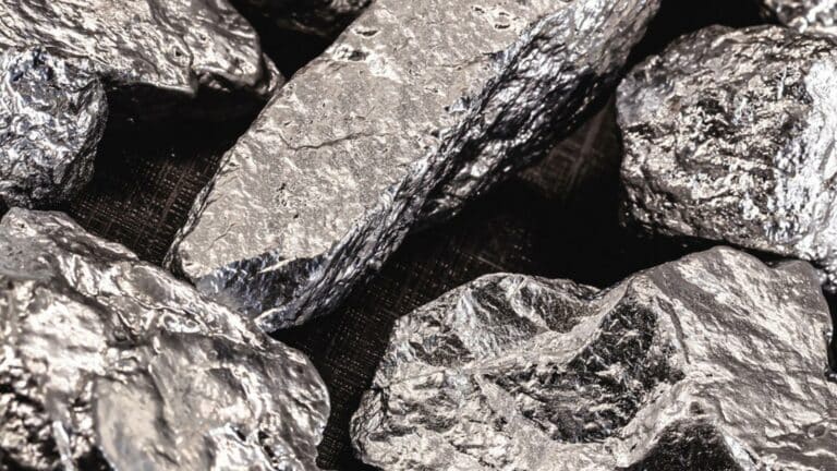 Erhöhter Bedarf nach Silber steigert Preis Erhöhter Bedarf nach Silber steigert Preis