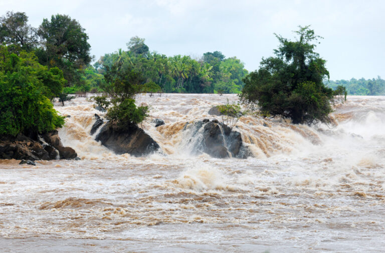 Starkregen und Hochwasser verursachen Milliardenschäden Starkregen und Hochwasser verursachen Milliardenschäden