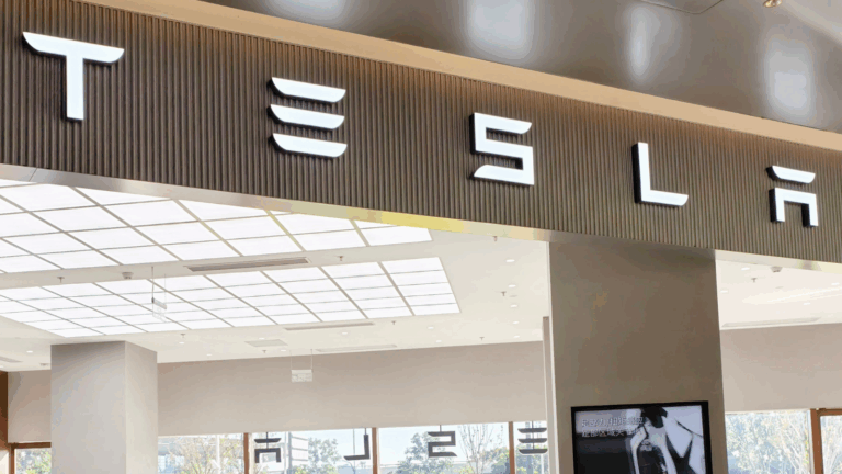 Tesla fällt zurück, China gewinnt, Europa ringt mit eigenen Zielen Tesla in Shanghai