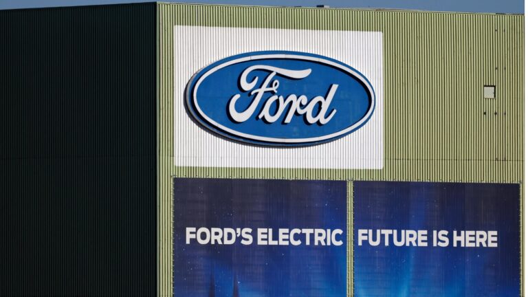 Ford streicht bis zu 1.000 Stellen in Köln – E-SUV-Produktion ab 2026 nur noch in einer Schicht